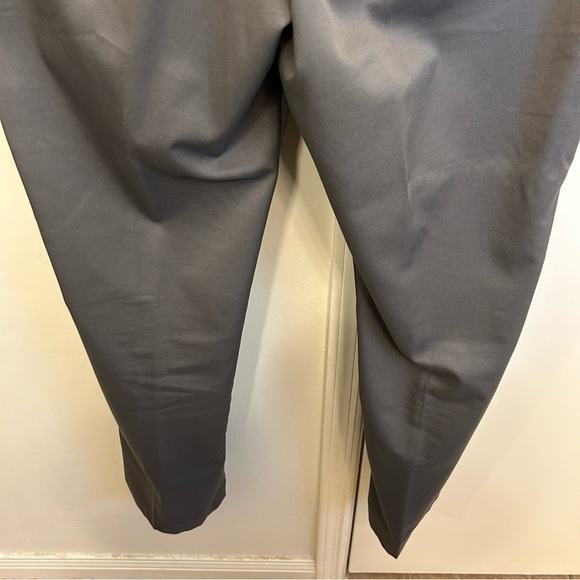 Amazon Essentials Men’s Slim Fit Flat Front Dress Pants Gray Size 38x32 - Picture 10 of 10